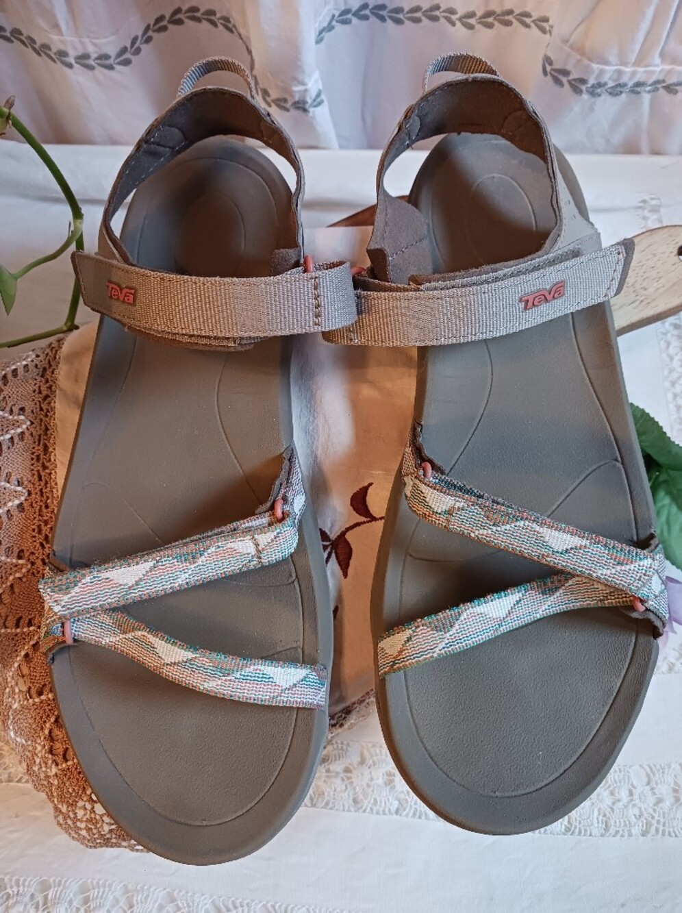 Teva Verra Sandals Womens 11 Clean Hiking Water Beach Vacation Resort Cruise